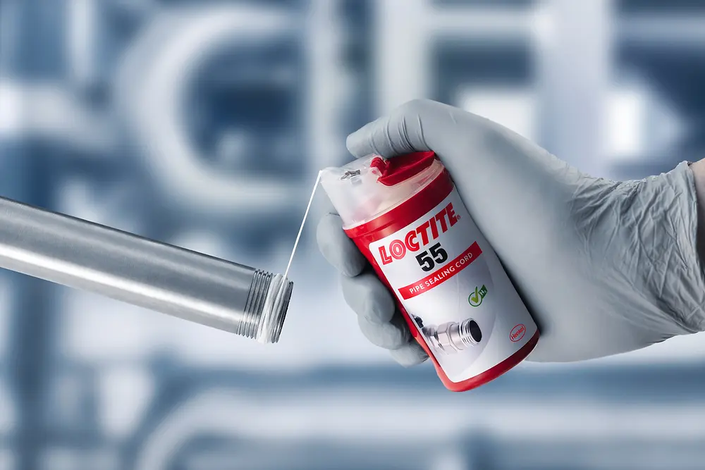 
Loctite 55 is used by numerous professional fitters and plumbers to seal pipe threads and fittings made of metal and plastic.