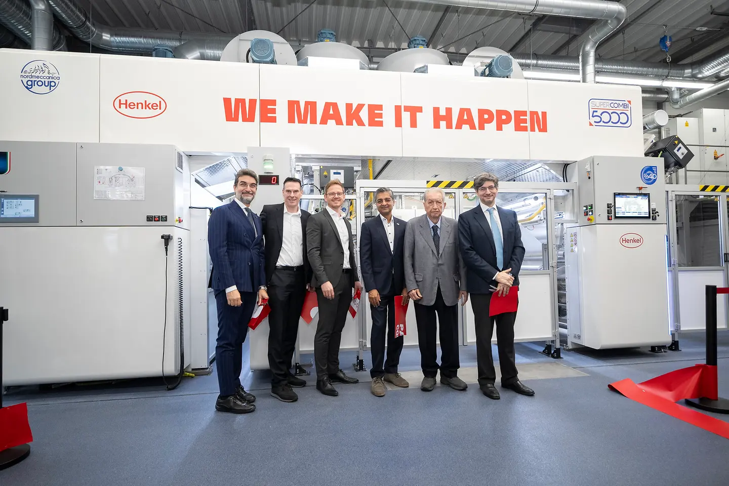 
Opening of the Packaging Competence Center (from left to right): Vincenzo Cerciello – Nordmeccanica; Kai Ethner, Dirk Martin and Rajat Agrawal – Henkel; Antonio Cerciello and Alfredo Cerciello – Nordmeccanica