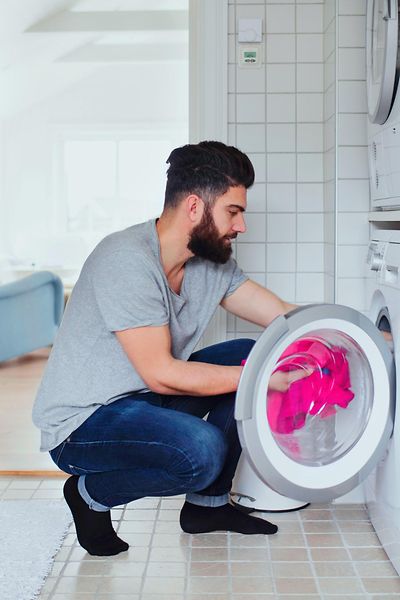 customer-loading-washing machine
