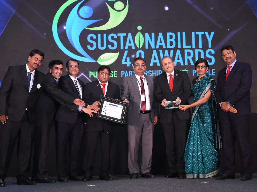

Henkel India team members receiving the Leaders award during the Sustainability 4.0 Awards ceremony organized by Frost & Sullivan and The Energy and Resources Institute (TERI).